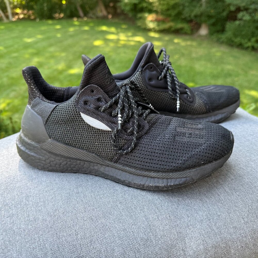 Adidas Pharrell Solar Hu Glide Core sneakers